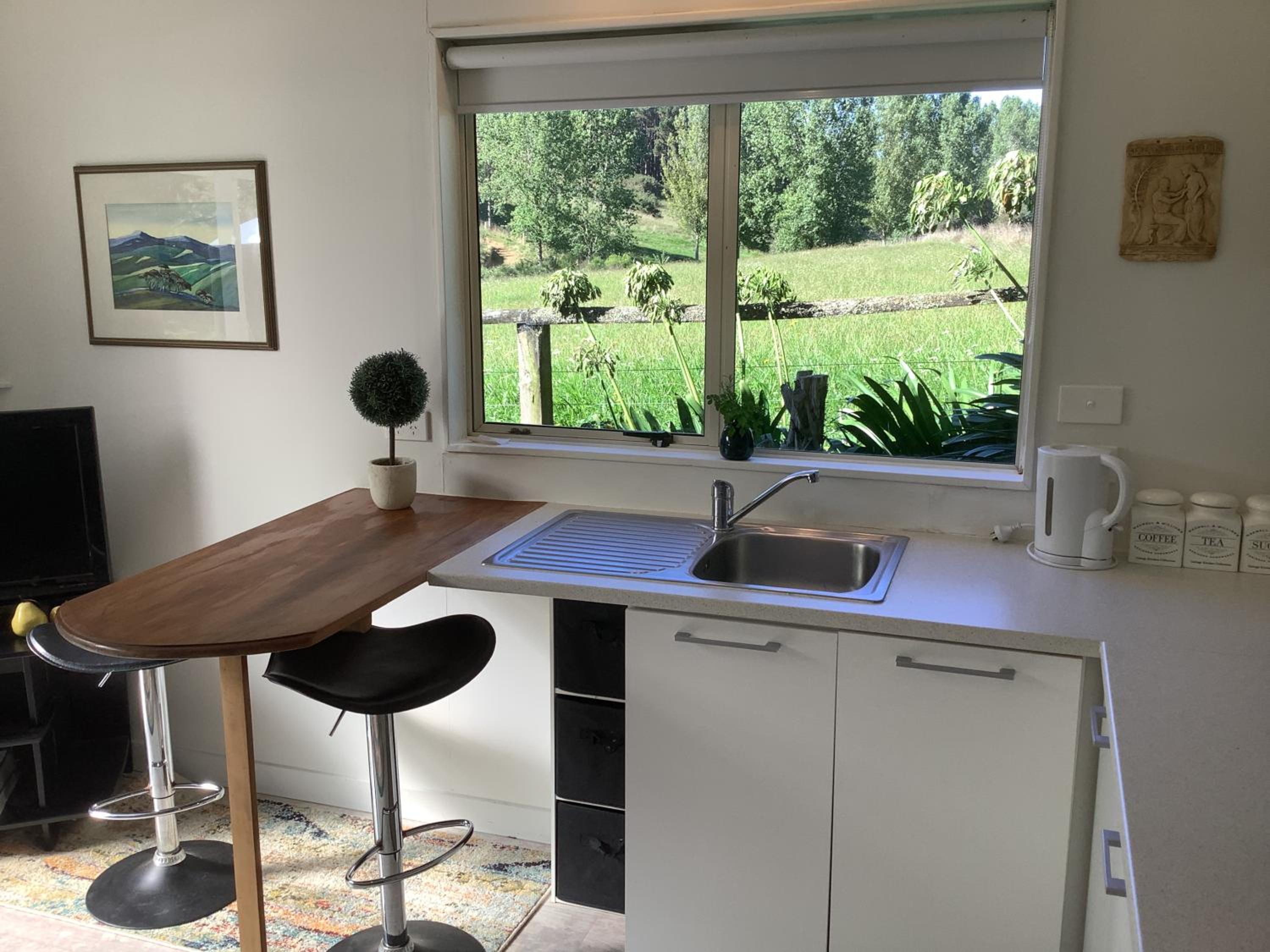 Wood Pigeon Cottage Pet Friendly Free Breakfast Hauraki Rail Trail 2kms