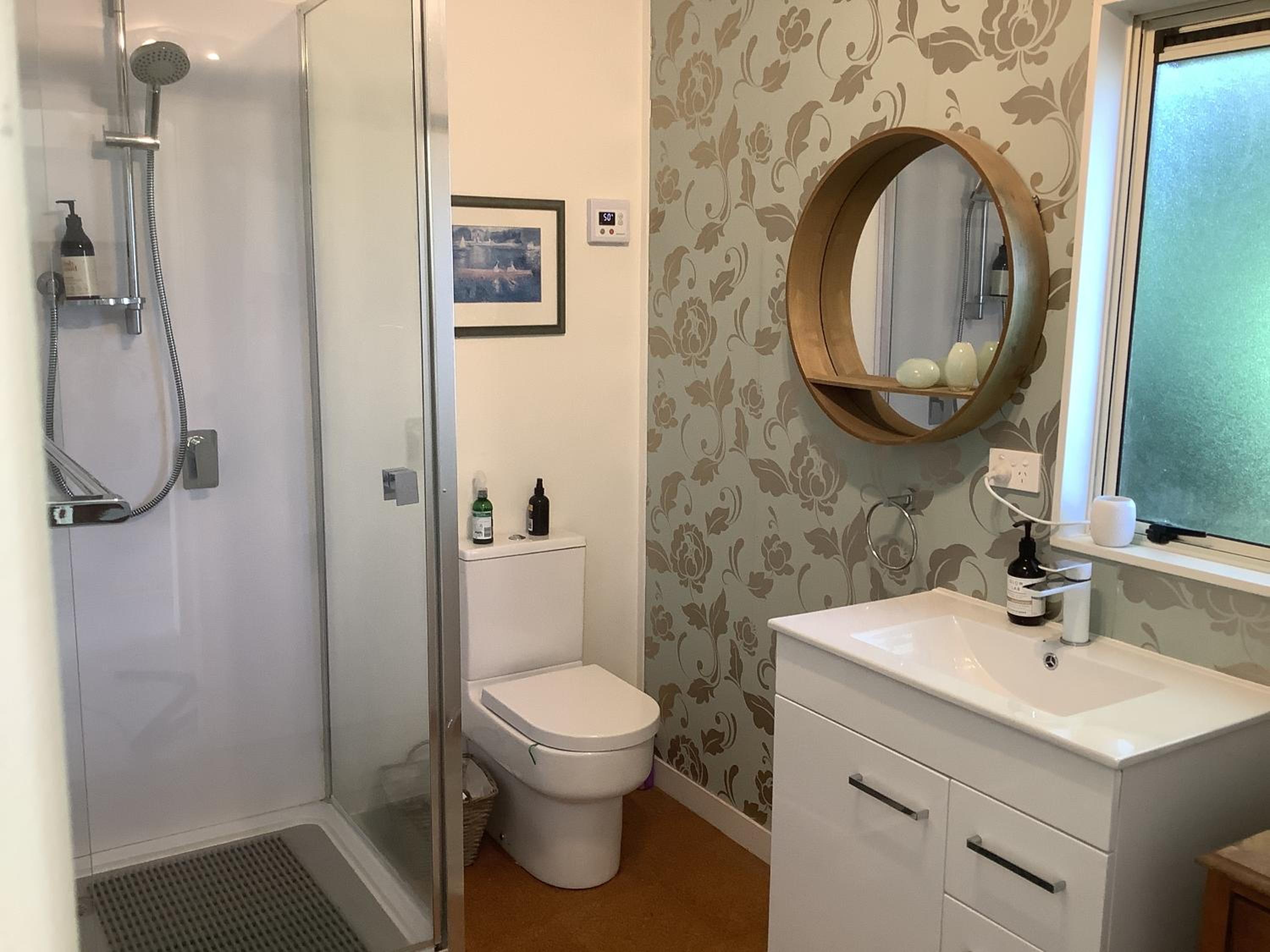 Wood Pigeon Cottage Pet Friendly Free Breakfast Hauraki Rail Trail 2kms