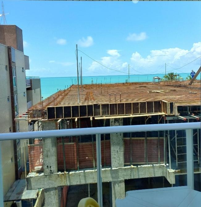 Lindo Flat completo em Intermares 404