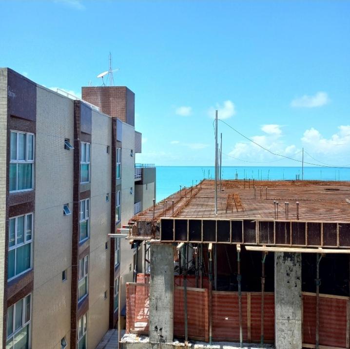 Lindo Flat completo em Intermares 404