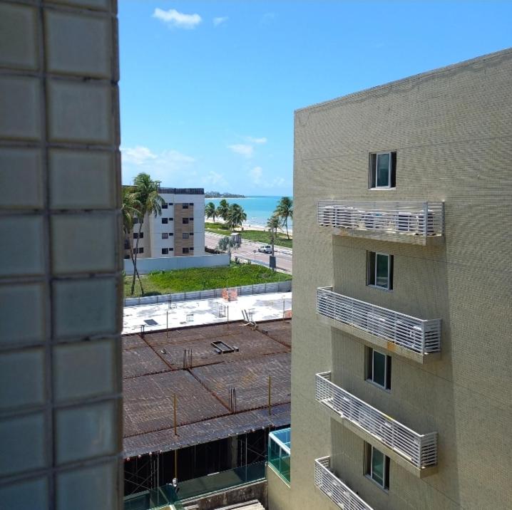 Lindo Flat completo em Intermares 404