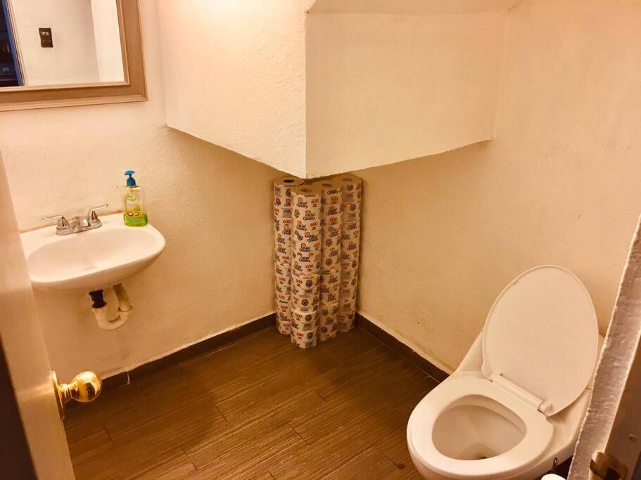 CASA ENTERA CERCA DE PRINCIPALES VIAS EN TIJUANA view 4