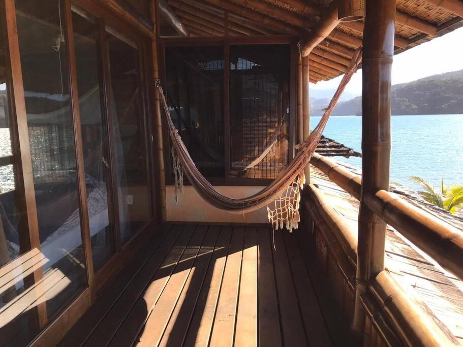 casa cima do mar