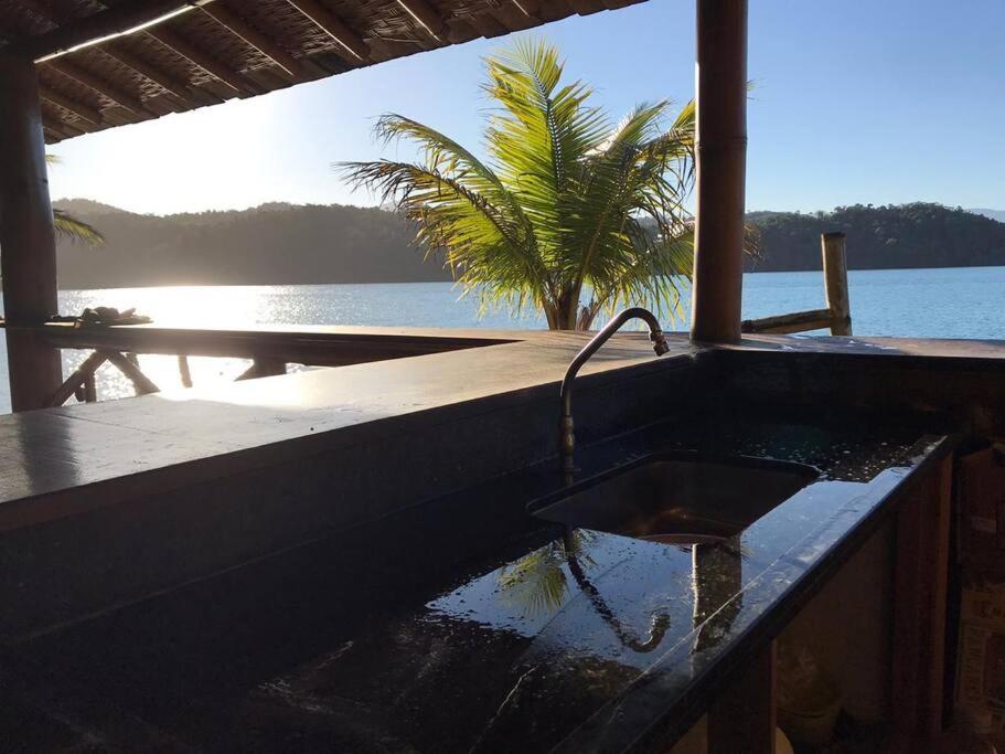 casa cima do mar