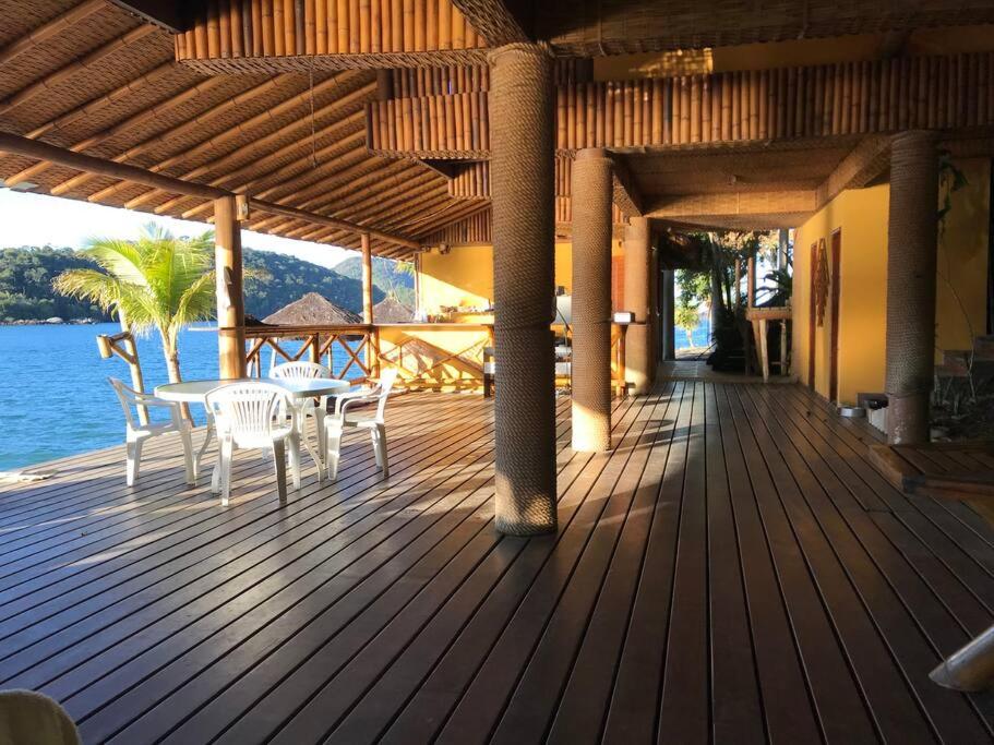 casa cima do mar