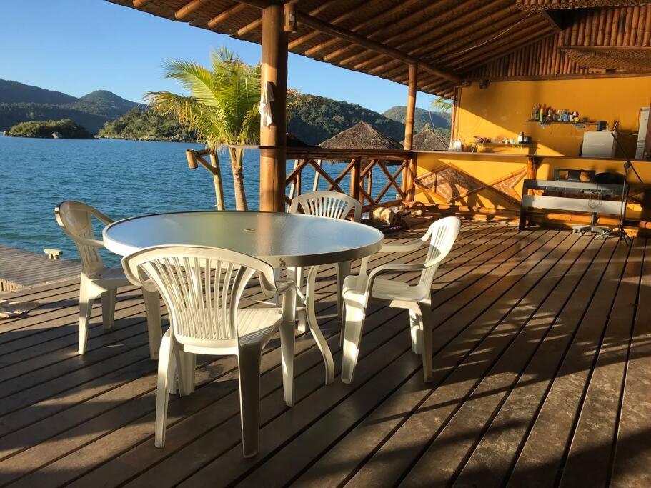 casa cima do mar