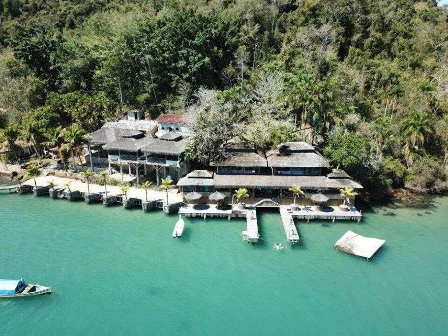 casa cima do mar
