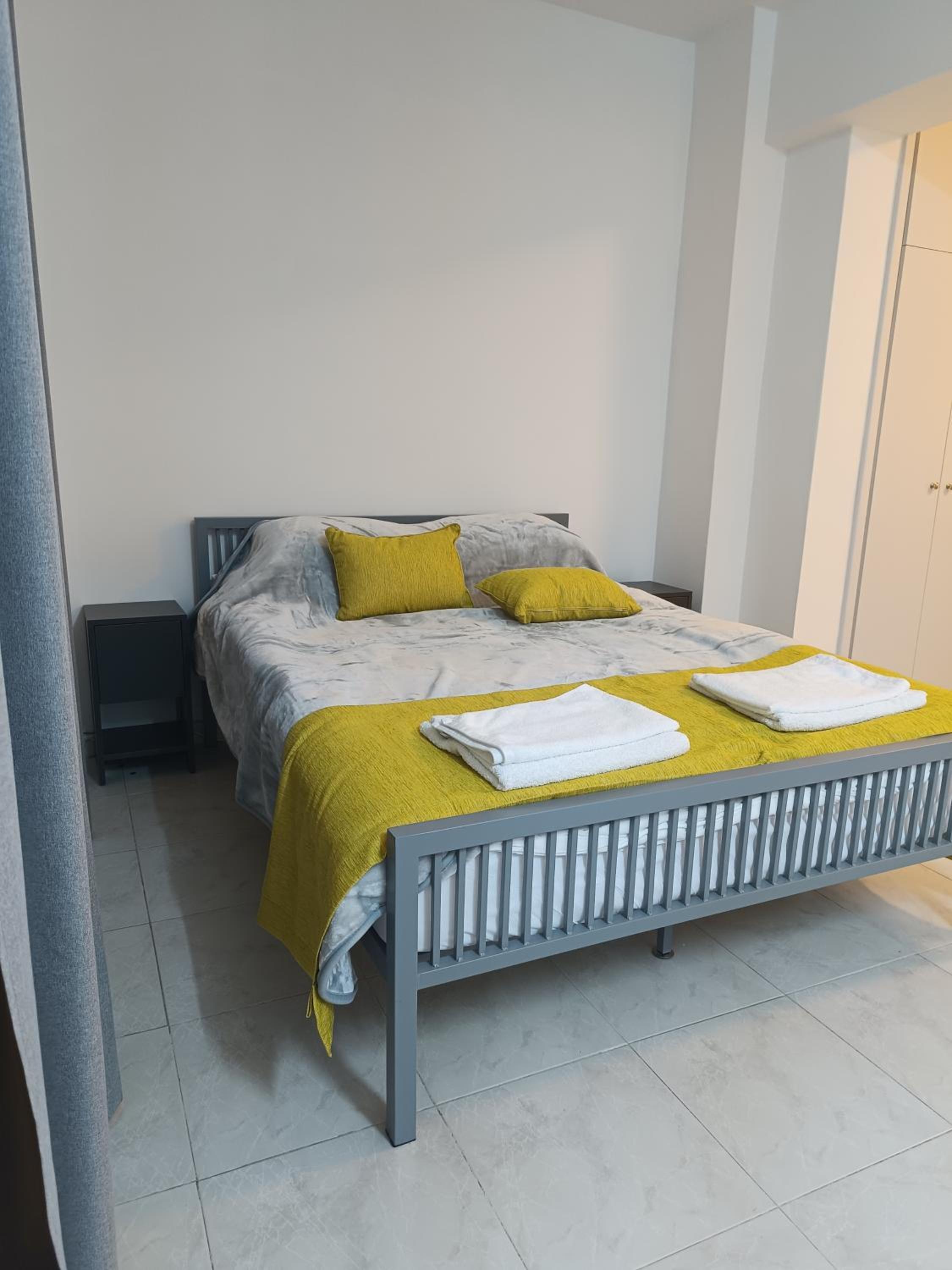 Sea-side City centre Studio