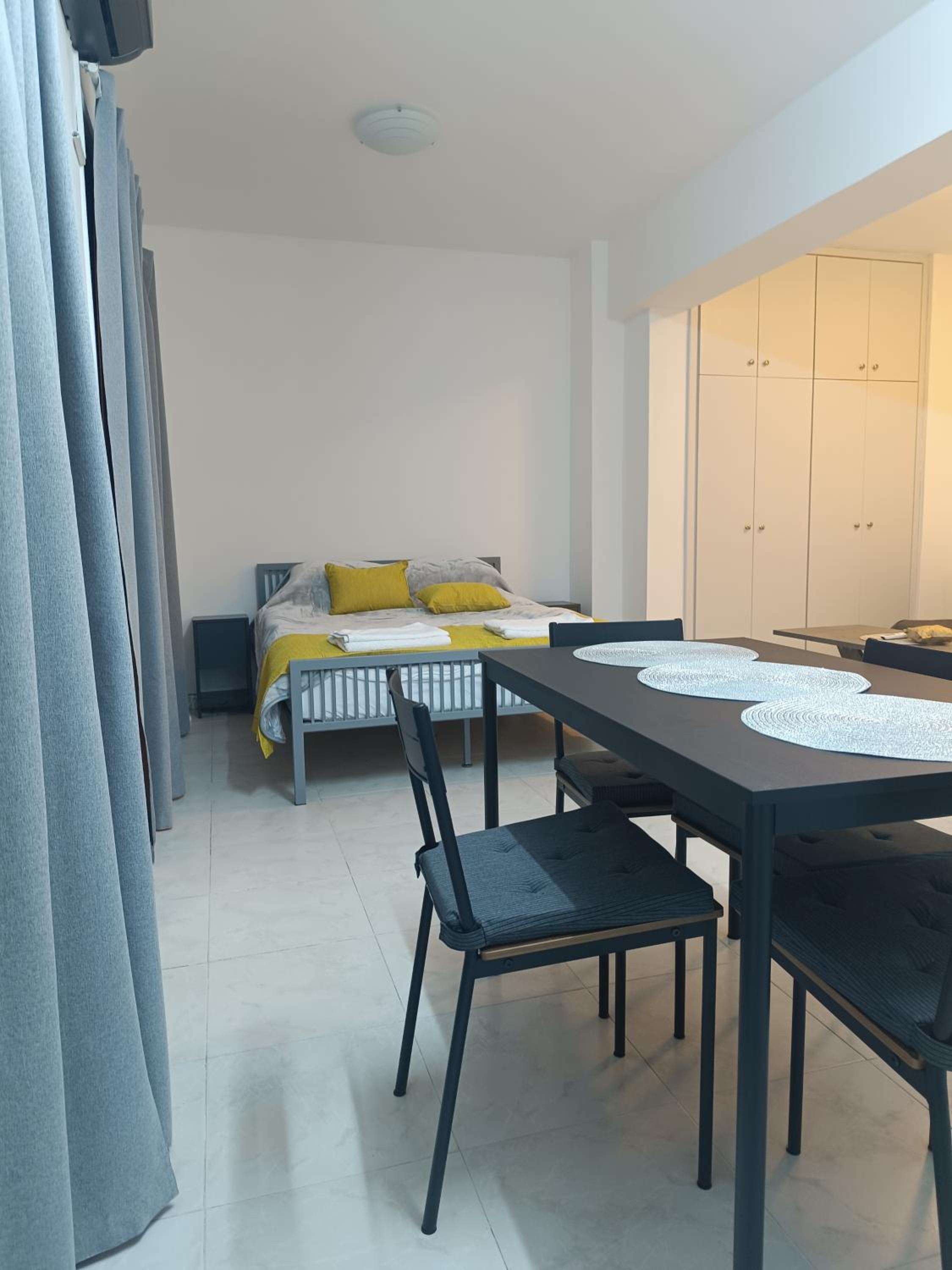 Sea-side City centre Studio