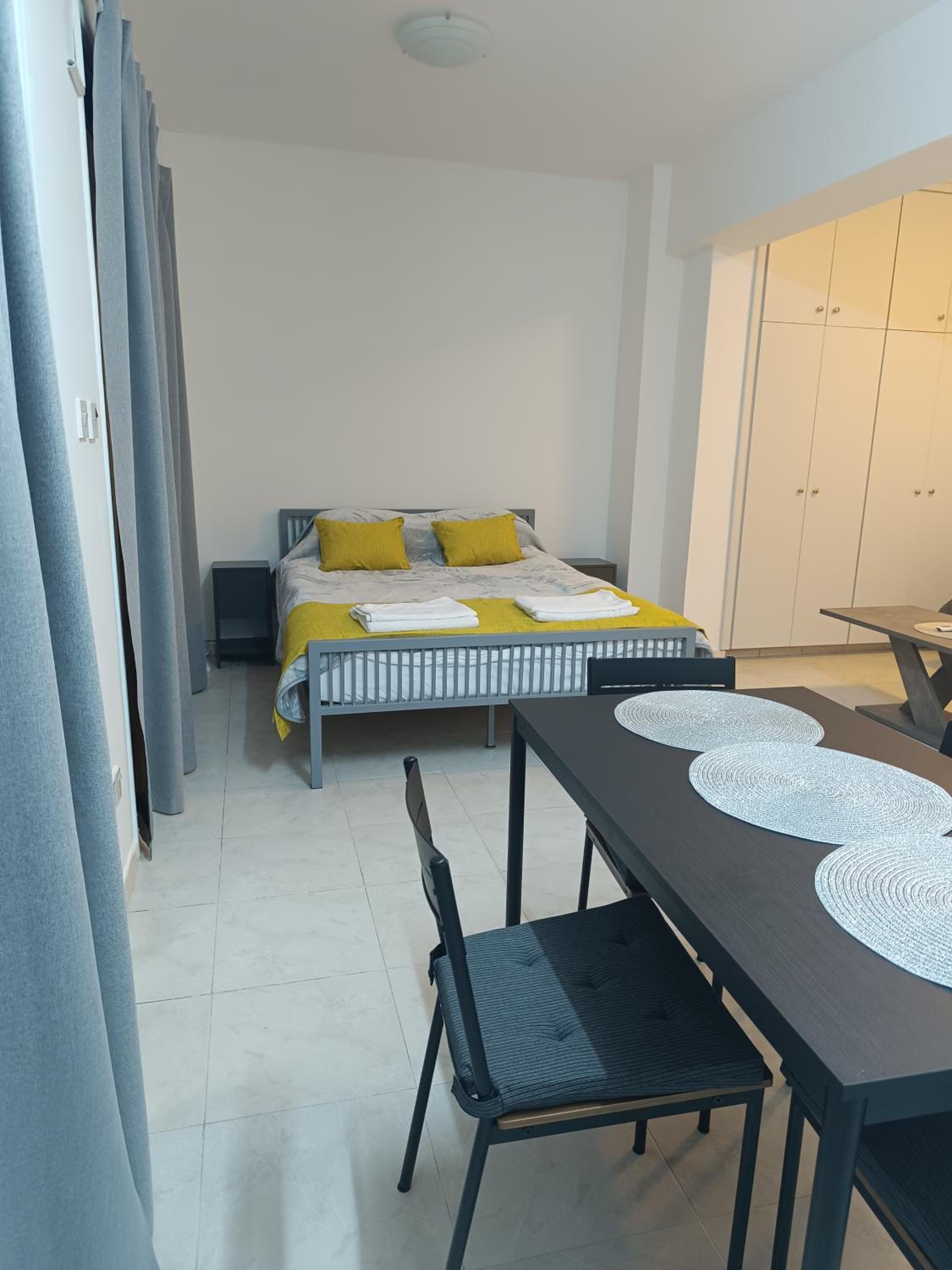 Sea-side City centre Studio