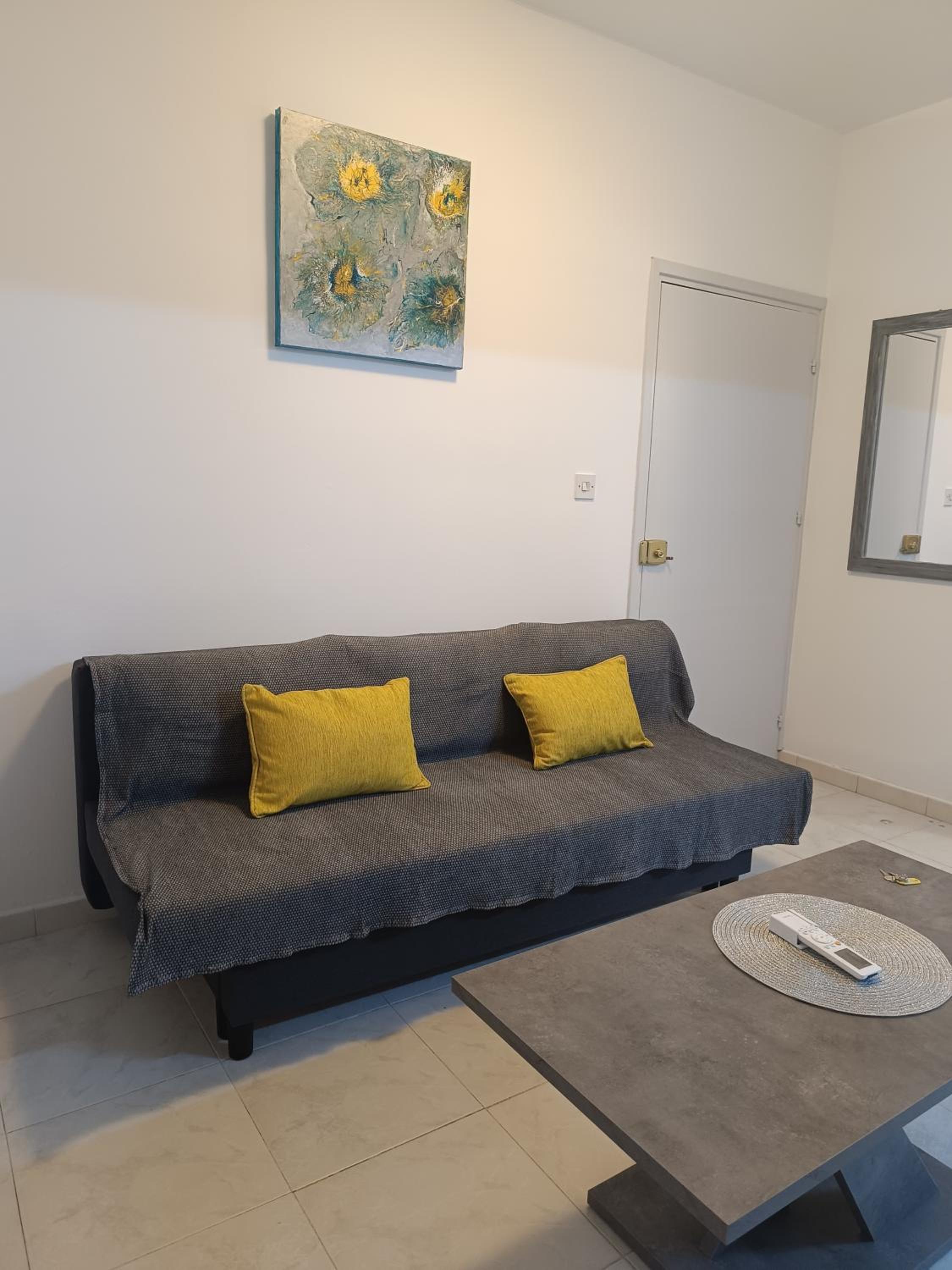 Sea-side City centre Studio