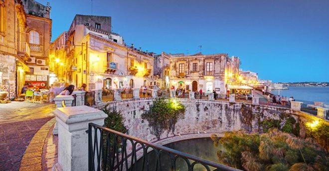 Epipoli Charming Villa and Pool view 5