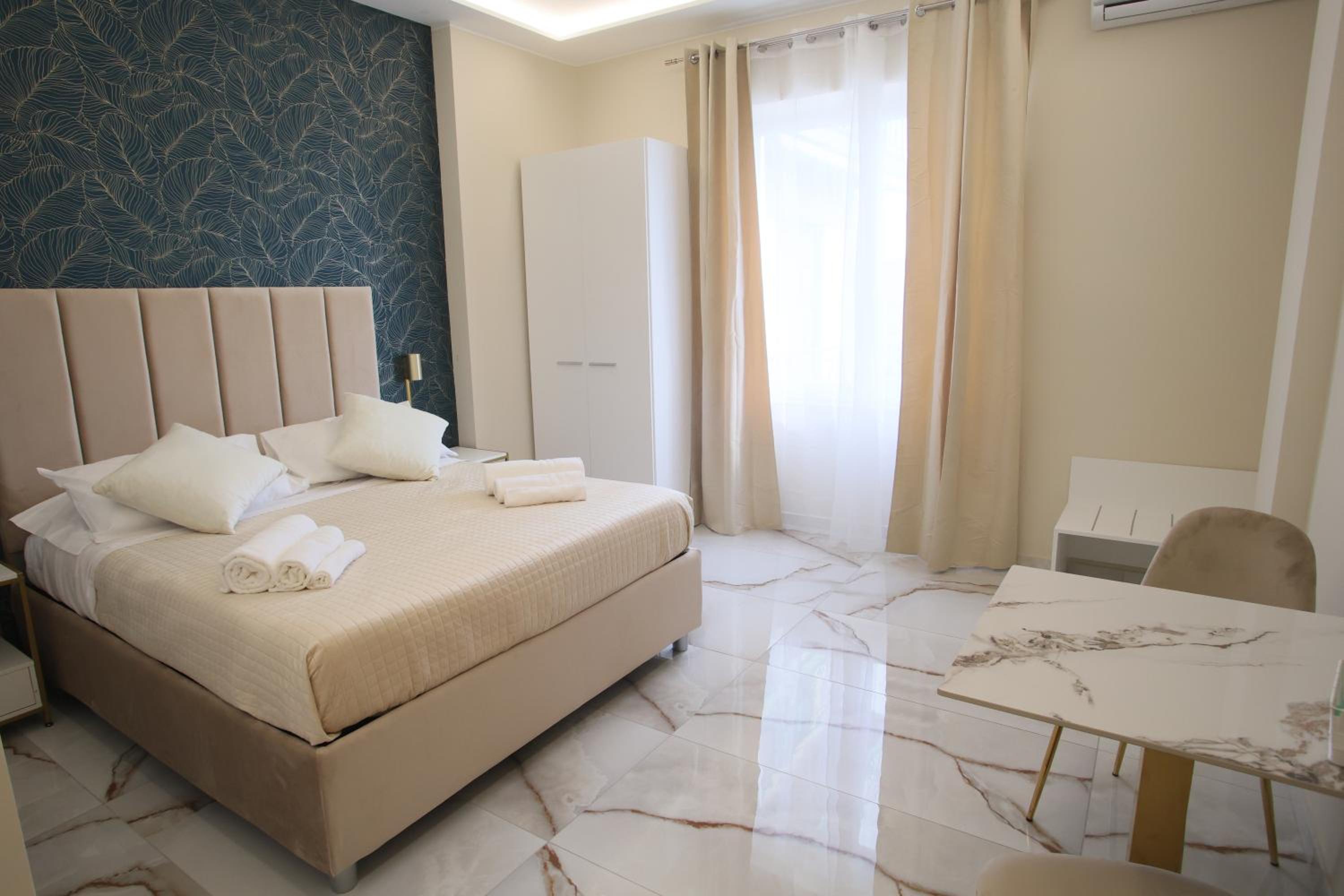 Napoli Central Suites