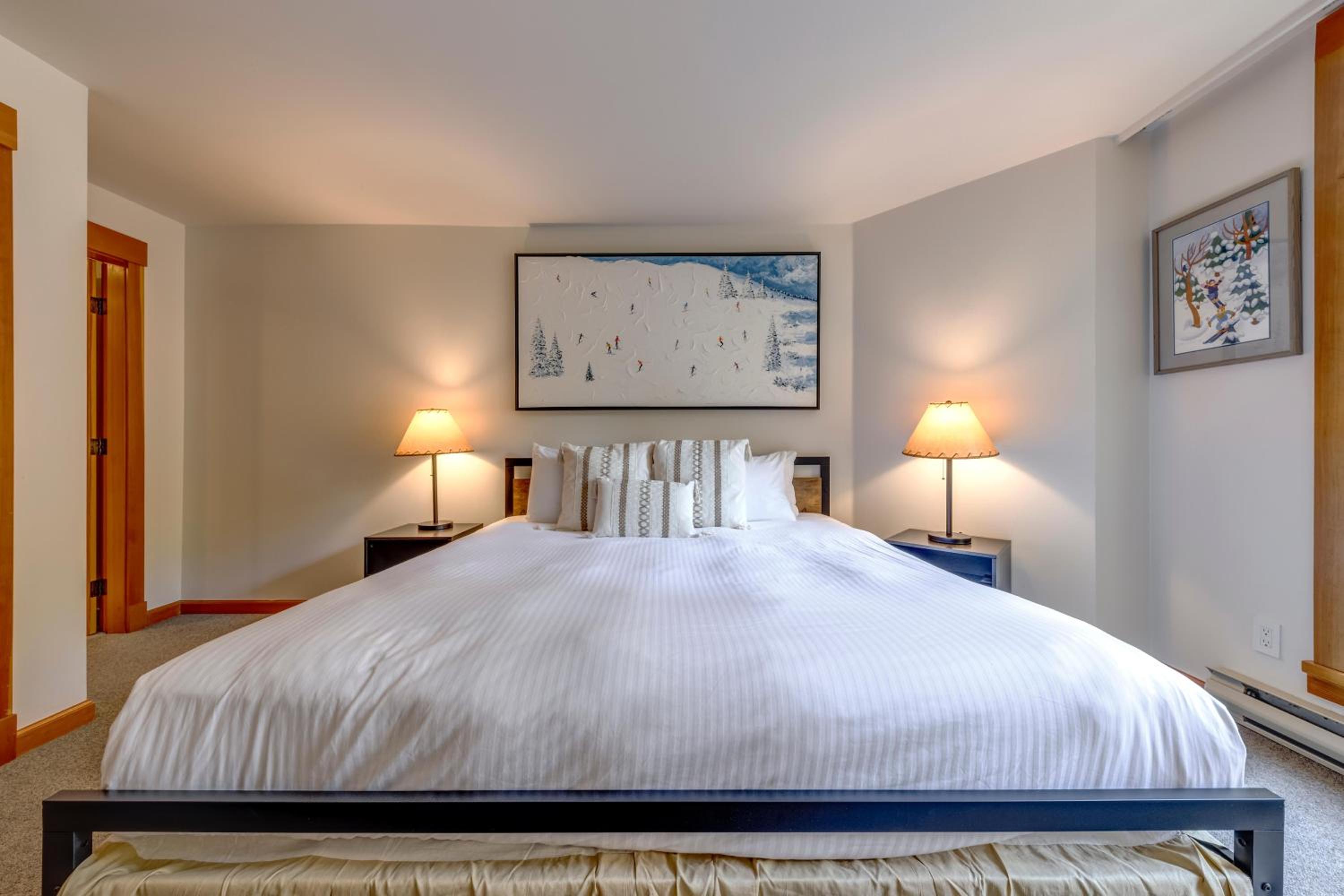 Woodrun 208 - Ski In Ski Out, Common Area Hot Tub & Pool, Fireplace