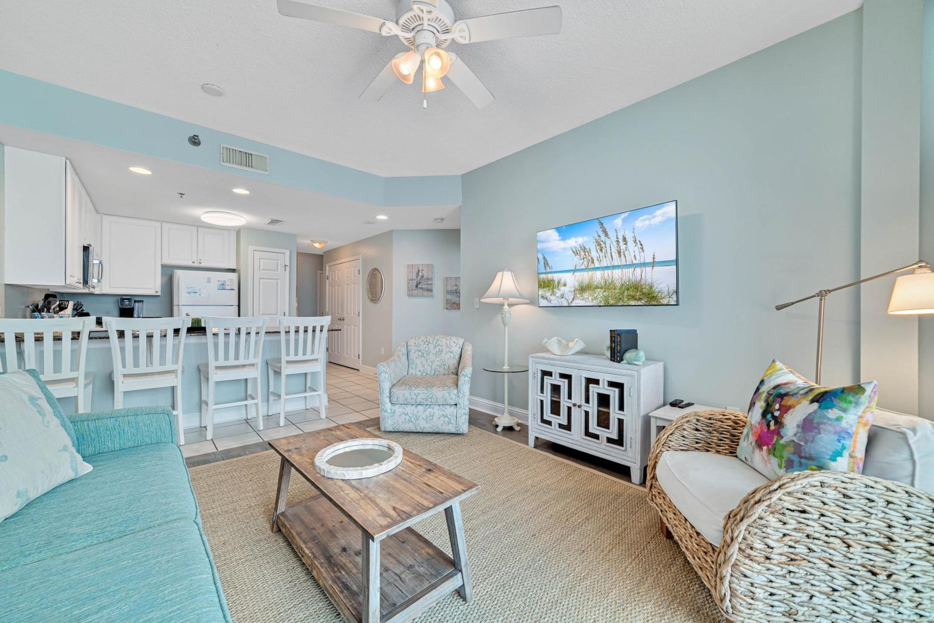 Newly Renovated Luxury Beachfront 2BR2BA Lighthouse 816 view 3