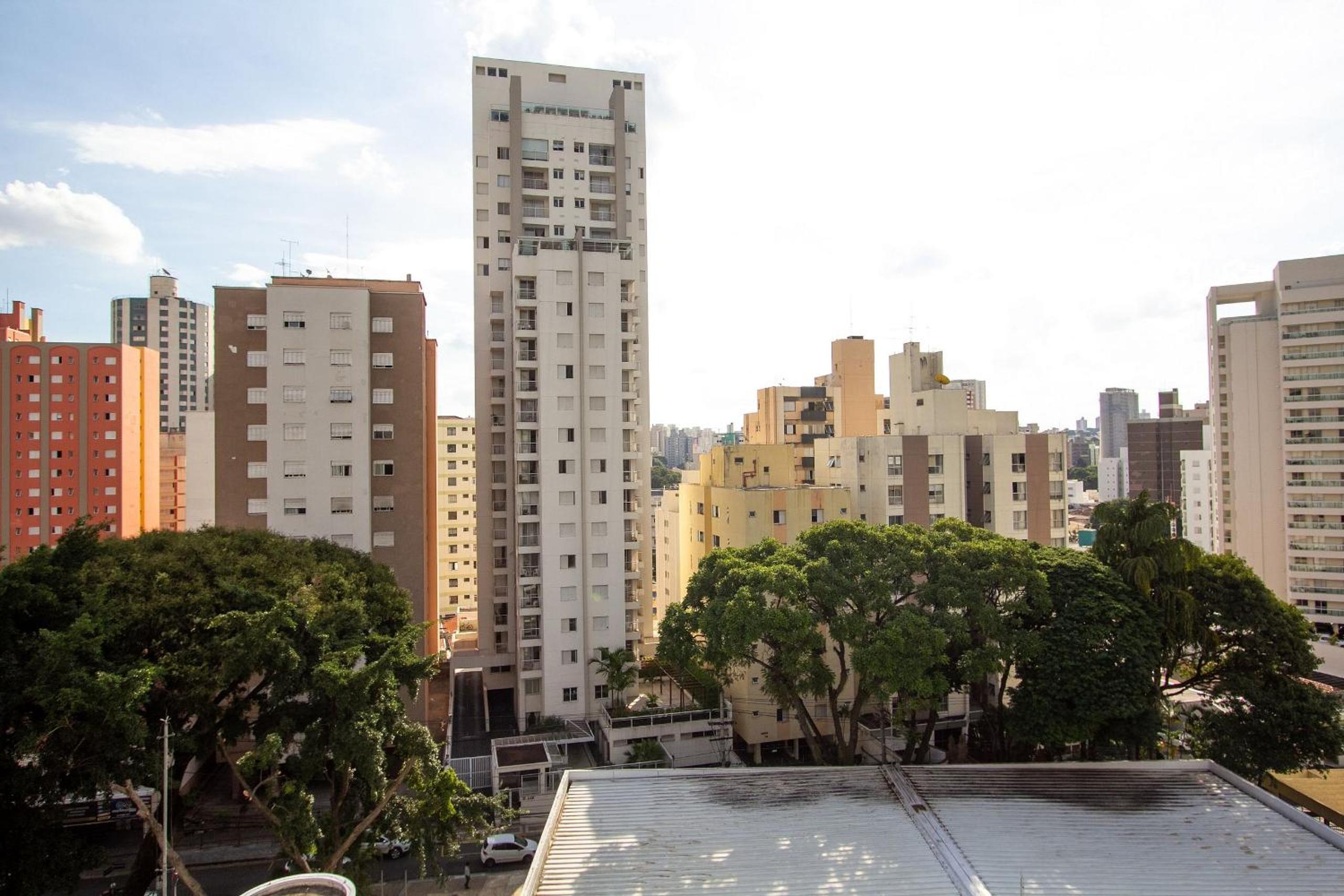 Apto 1 quarto com Ar Cond - Garagem Grande - Centro - Cambuí - prox mercado academia hospital