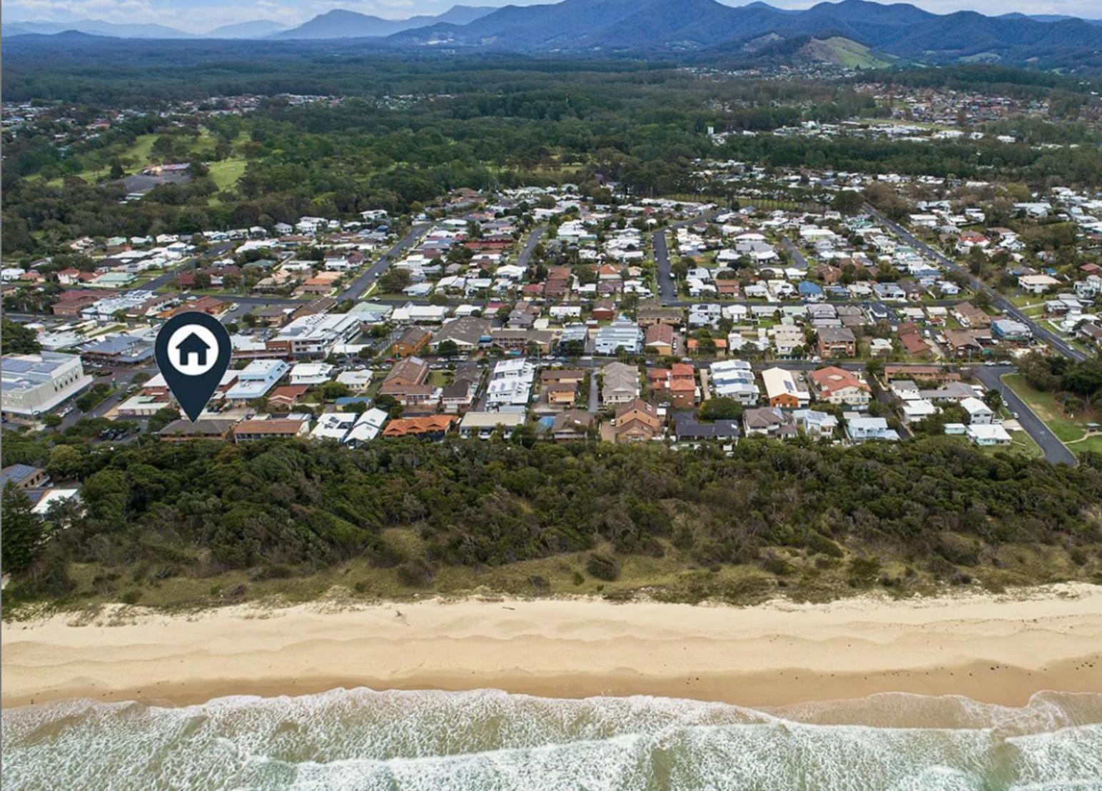 Sand and Sea 1 - Opposite Sawtell's Main Beach & Steps to Cafes, Restaurants & Boutiques!