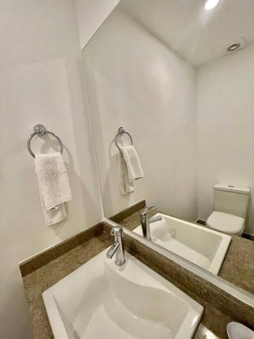 SkyLine Mountains Sauna Gym Luxury Apto