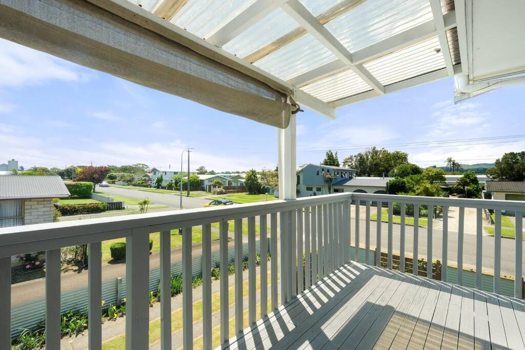 Whole House Sleeps 12 AC -Wifi - Pool view 3