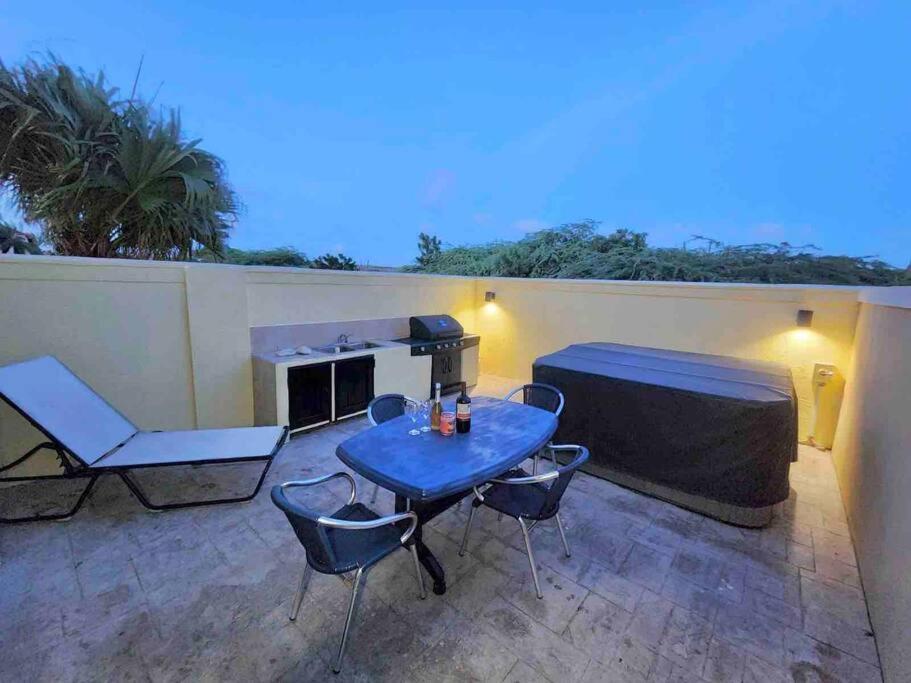 Condominio Gold Coast 2BR 3BTH
