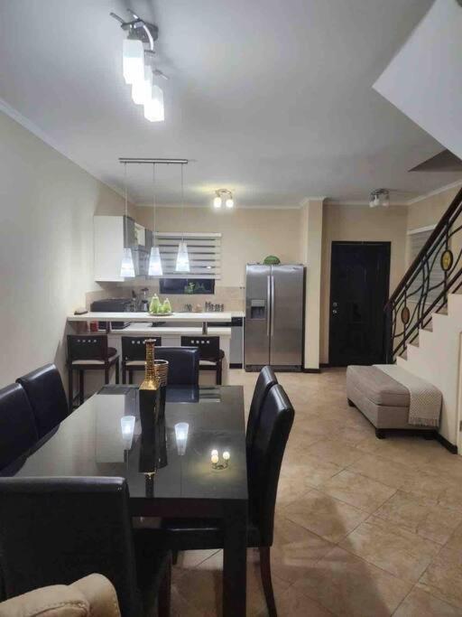 Condominio Gold Coast 2BR 3BTH