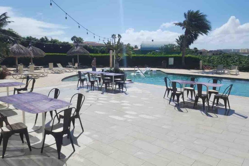 Condominio Gold Coast 2BR 3BTH