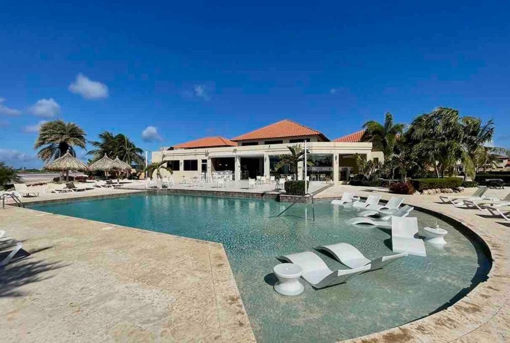 Condominio Gold Coast 2BR 3BTH