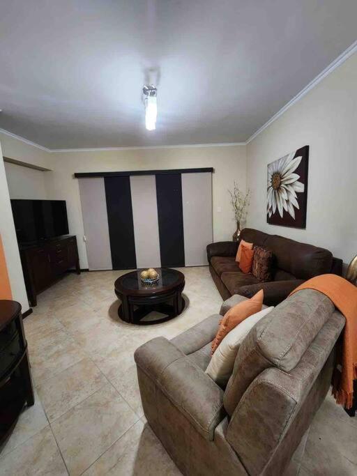 Condominio Gold Coast 2BR 3BTH