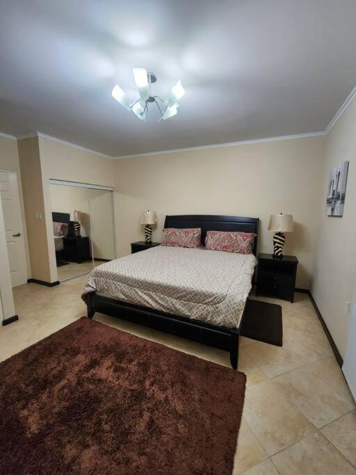 Condominio Gold Coast 2BR 3BTH