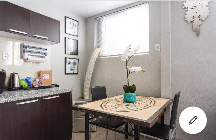 Beautiful Apartment in the heart of Koreatown!