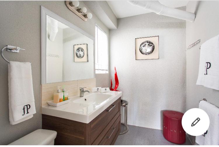 Beautiful Apartment in the heart of Koreatown!