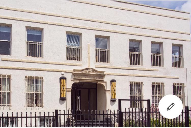Beautiful Apartment in the heart of Koreatown!