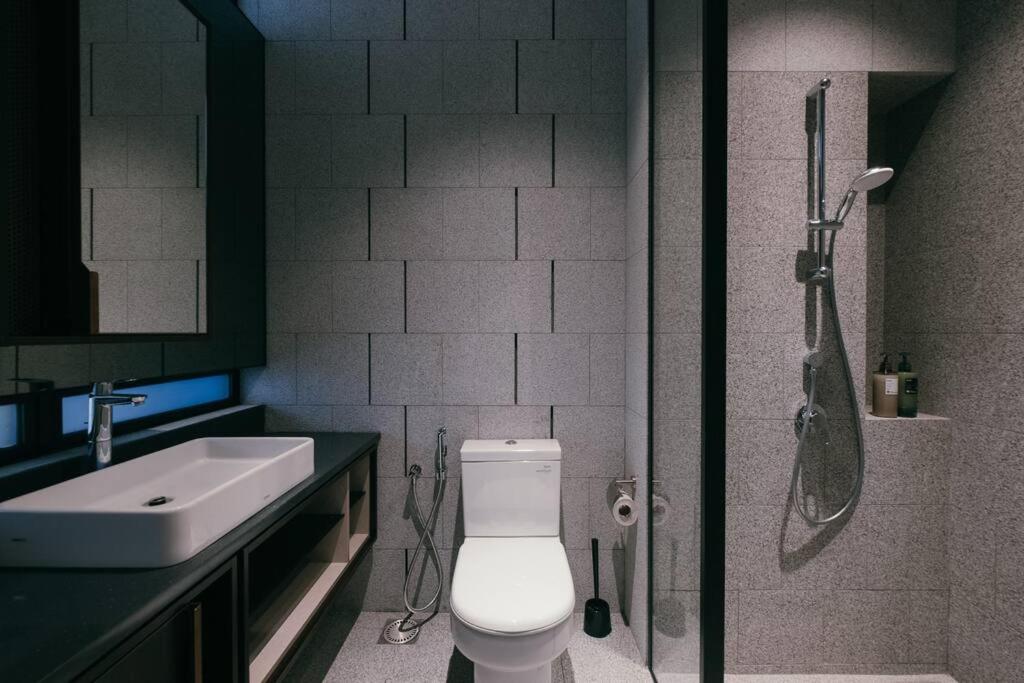 Designer Suite KLCC 2 Bedroom 4Pax 100Mbps Youtube