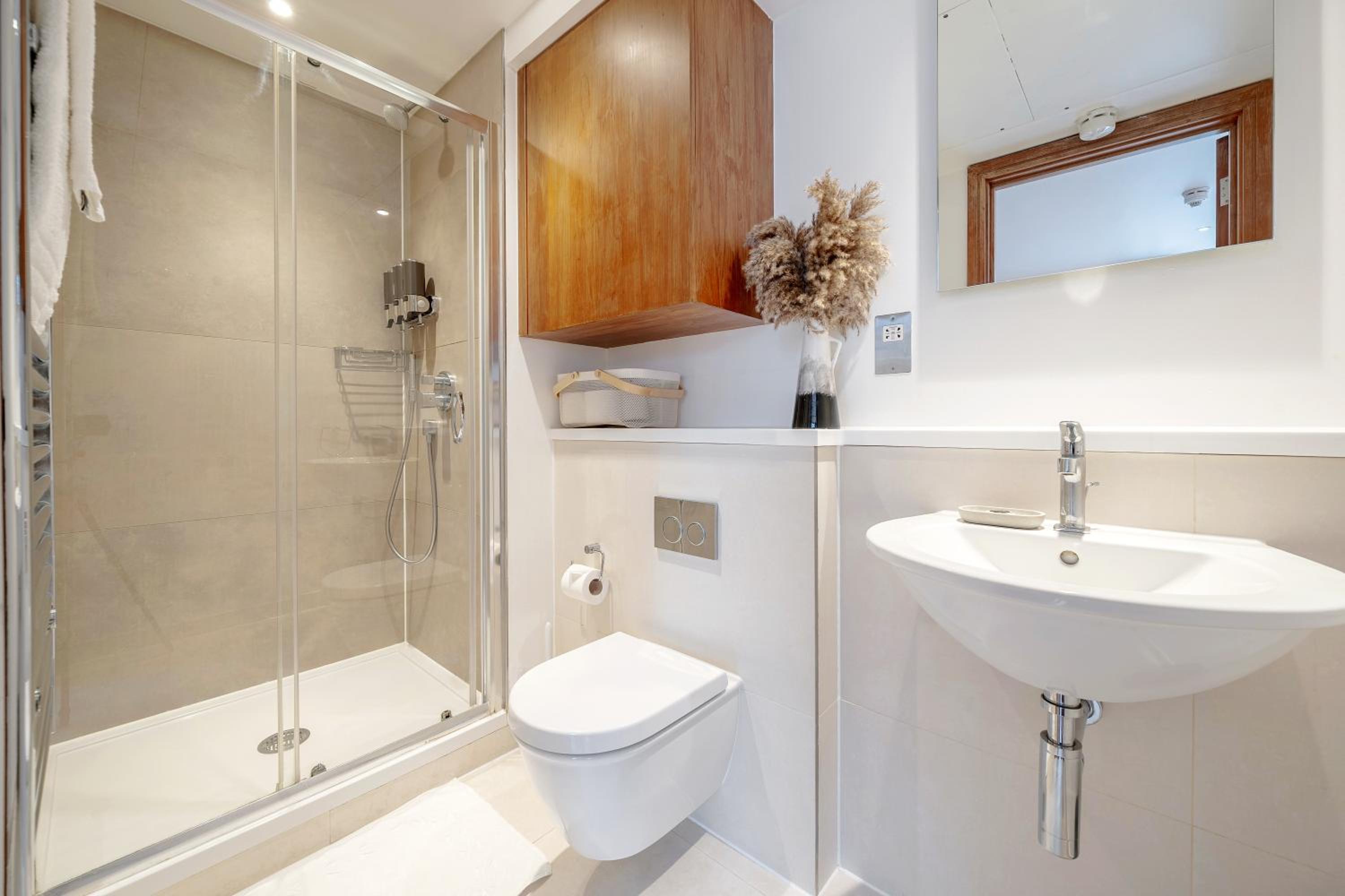 Stay Kula London - Tower Hill