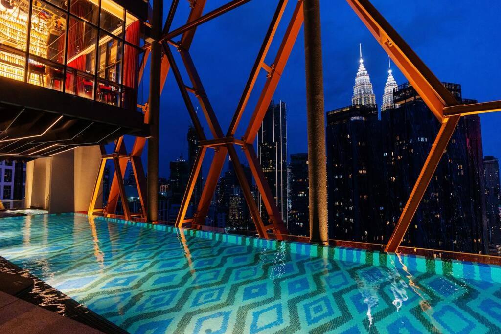 Butterfly Room 1BR Scarletz Suites KLCC Pool Gym