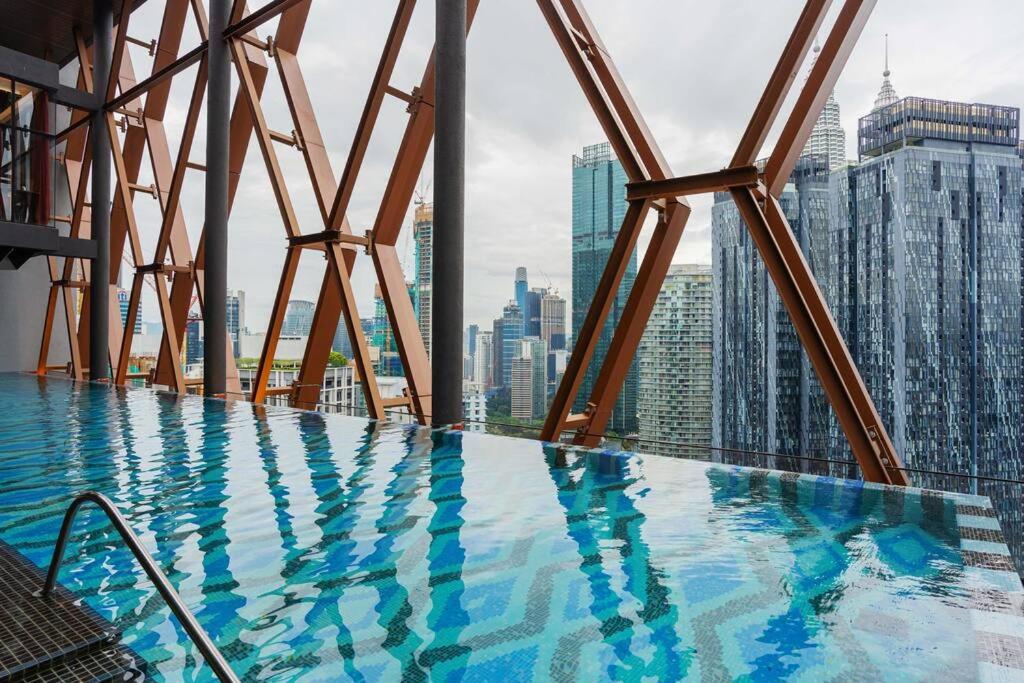 Butterfly Room 1BR Scarletz Suites KLCC Pool Gym