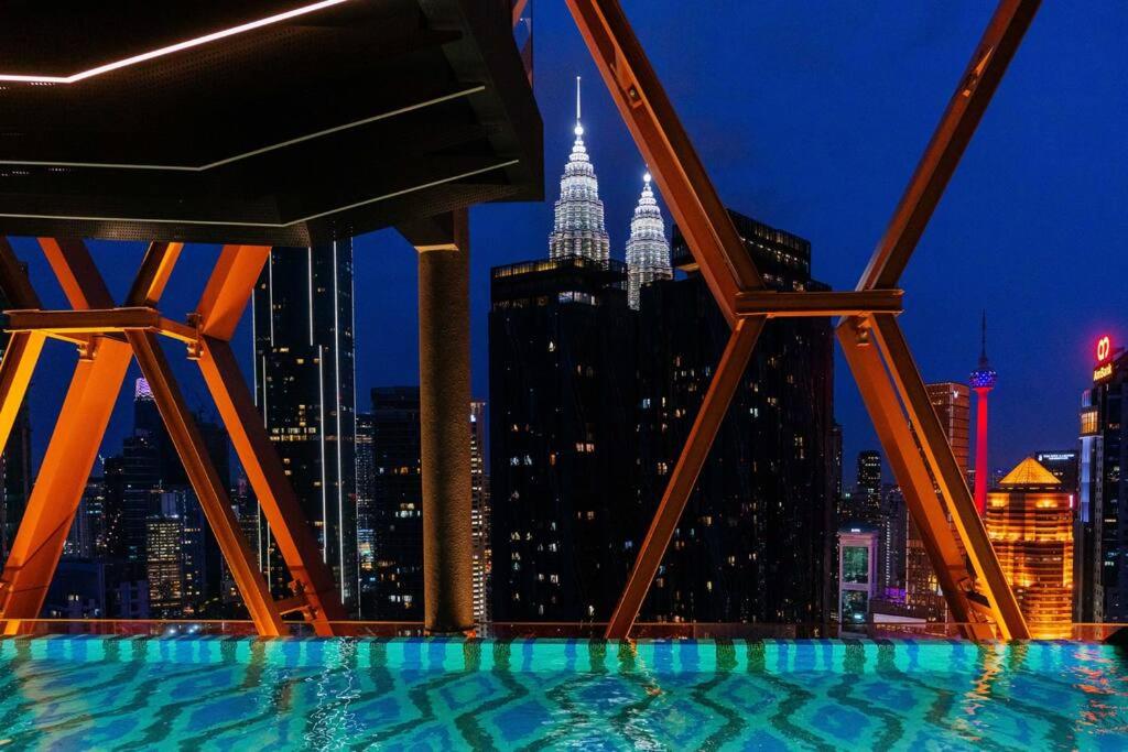 Butterfly Room 1BR Scarletz Suites KLCC Pool Gym