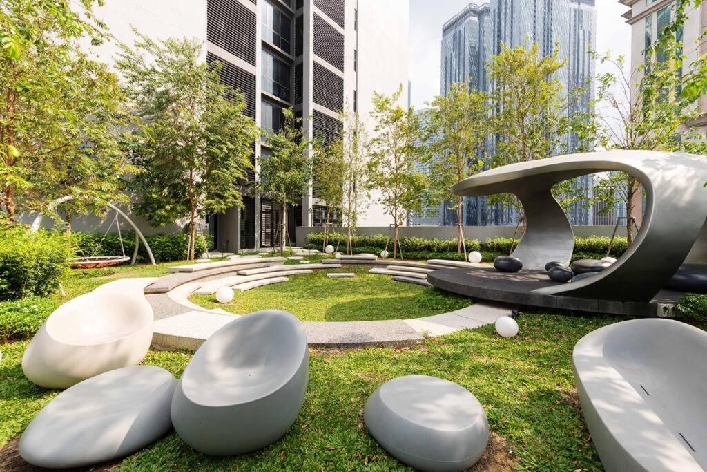 Butterfly Room 1BR Scarletz Suites KLCC Pool Gym