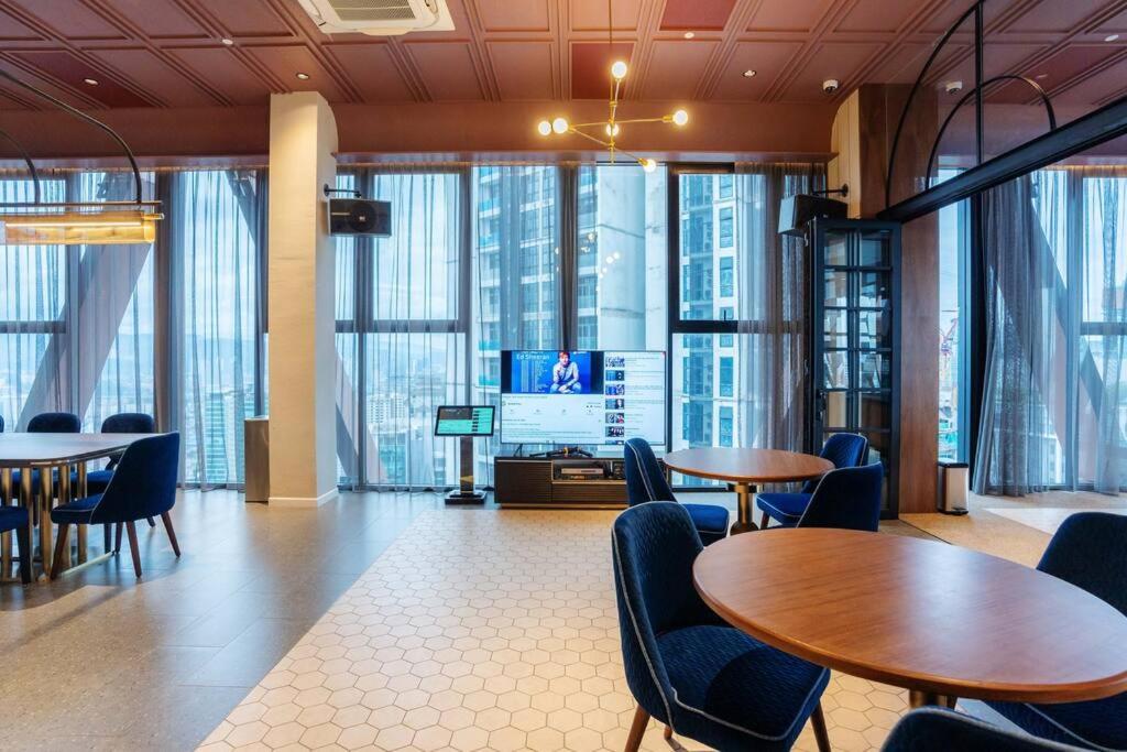 Butterfly Room 1BR Scarletz Suites KLCC Pool Gym