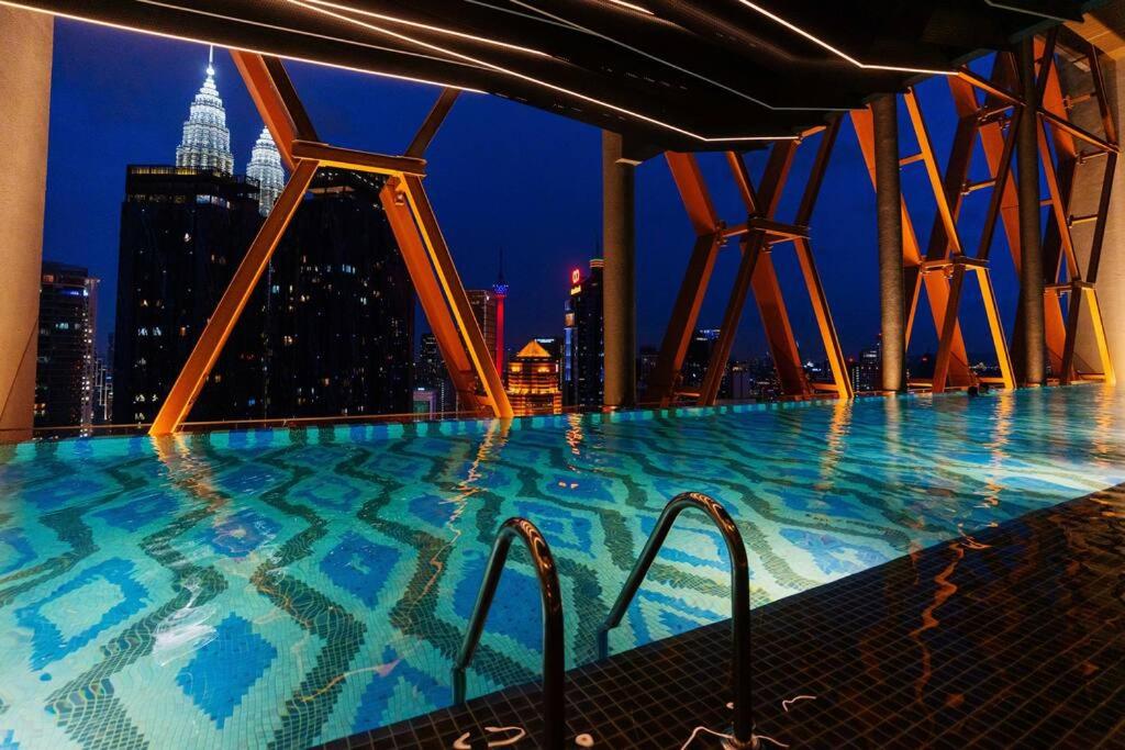 Butterfly Room 1BR Scarletz Suites KLCC Pool Gym