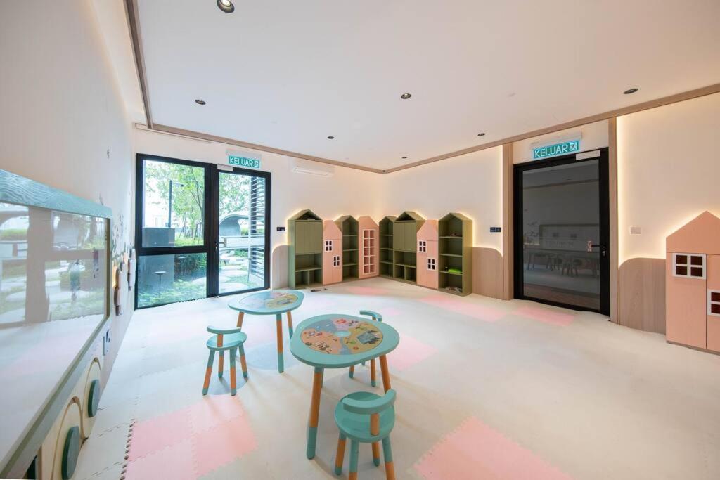 Butterfly Room 1BR Scarletz Suites KLCC Pool Gym