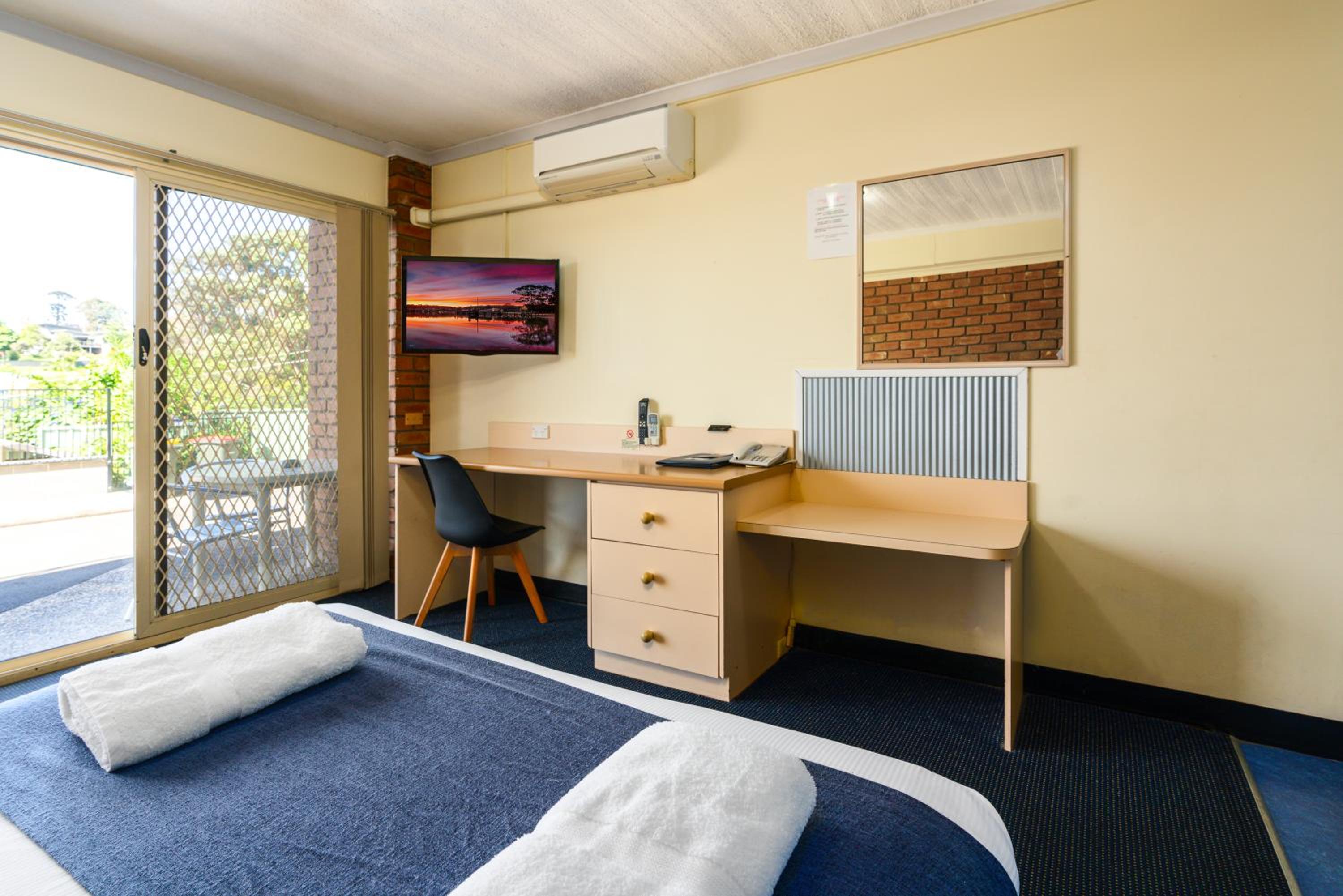 Sapphire Waters Motor Inn view 2