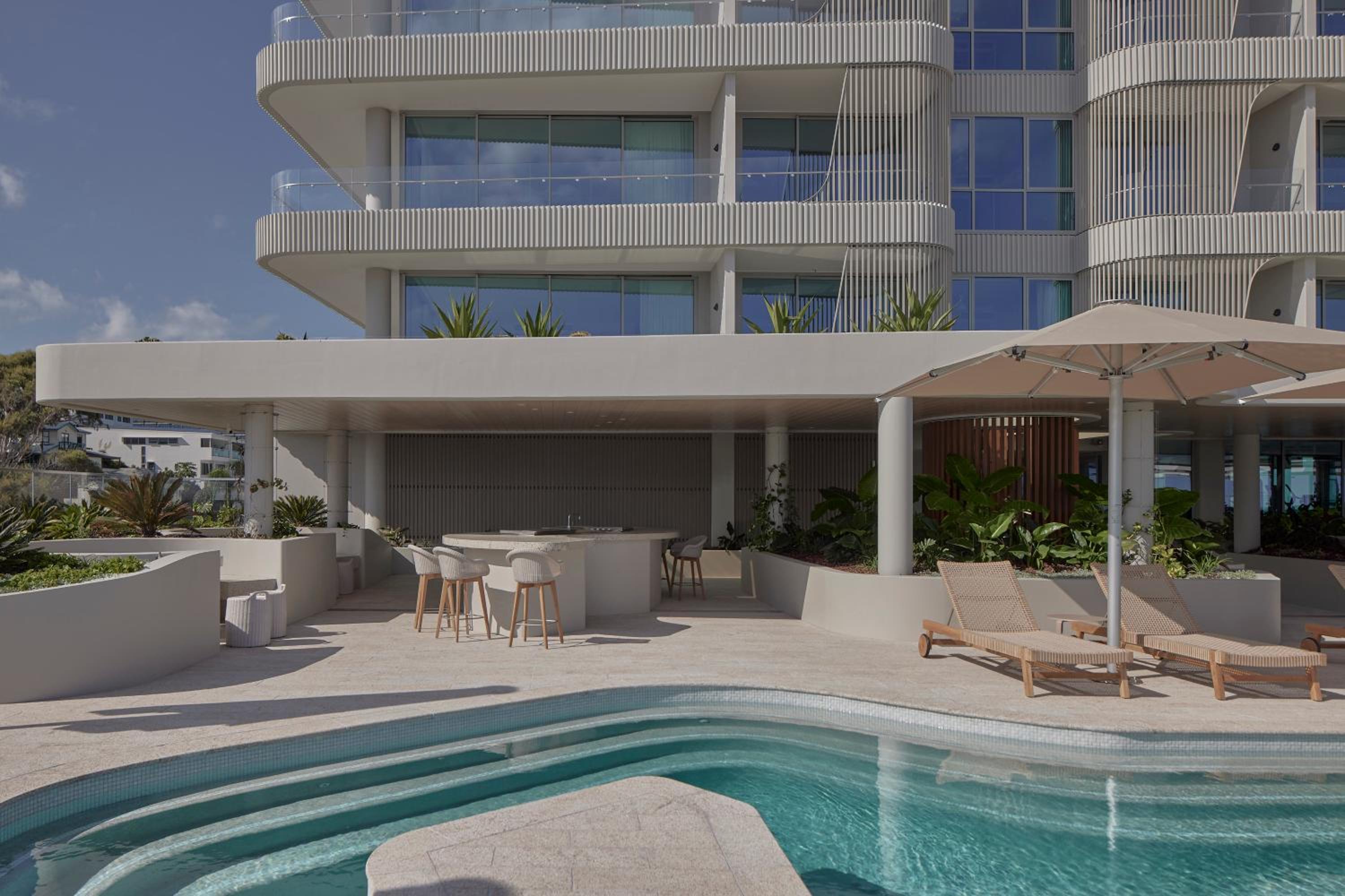 Coolangatta Vacations - Kirra Point Holiday Apartments - Property Image 2