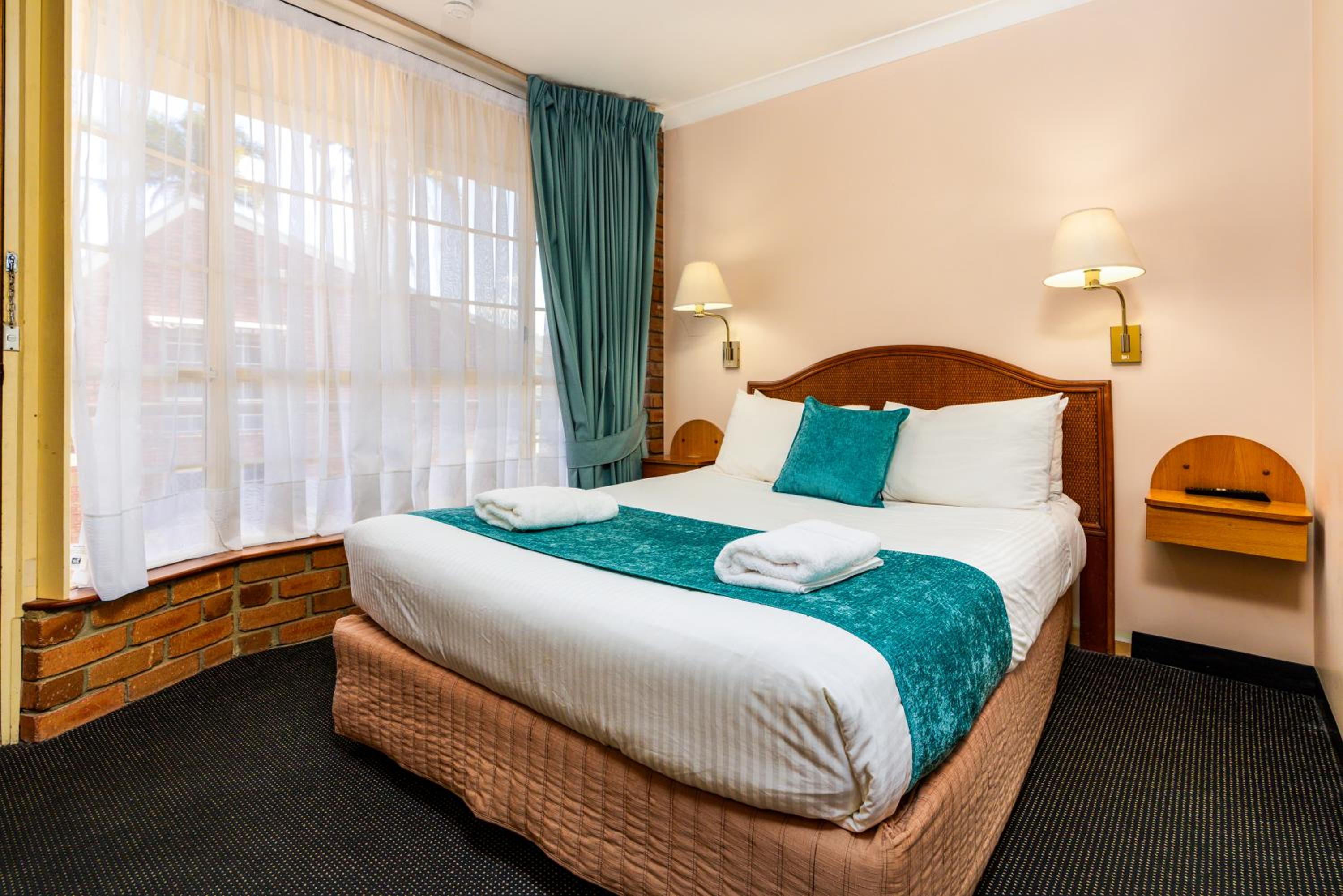Sapphire Waters Motor Inn view 3
