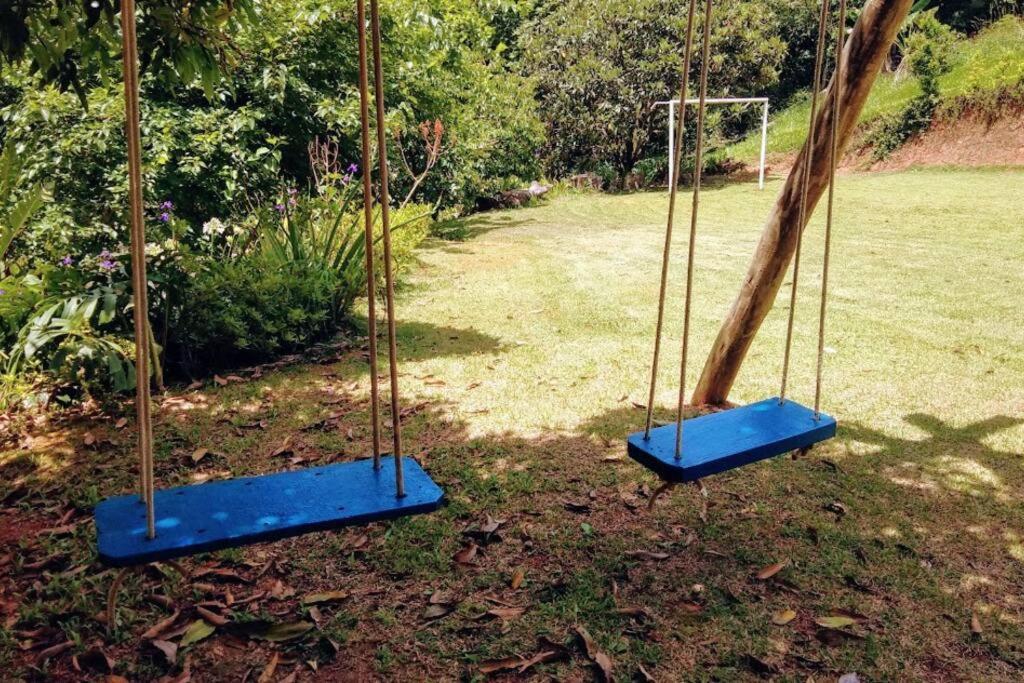 Casa ampla, 2 qtos, varanda, região de Extrema
