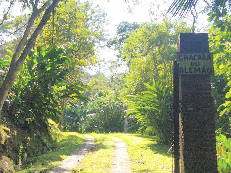 Casa ampla, 2 qtos, varanda, região de Extrema