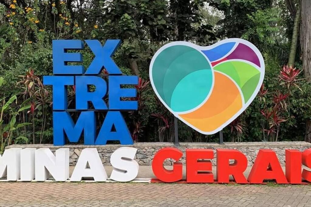 Casa ampla, 2 qtos, varanda, região de Extrema