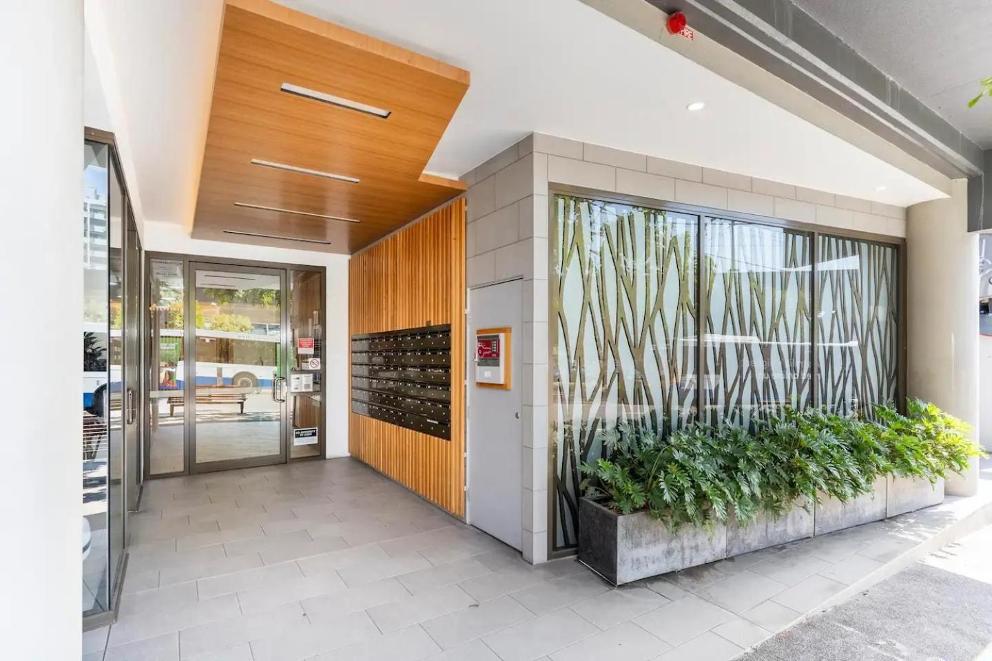 CBD Stylish 1bed1bath Modern Apartment w Parking M4