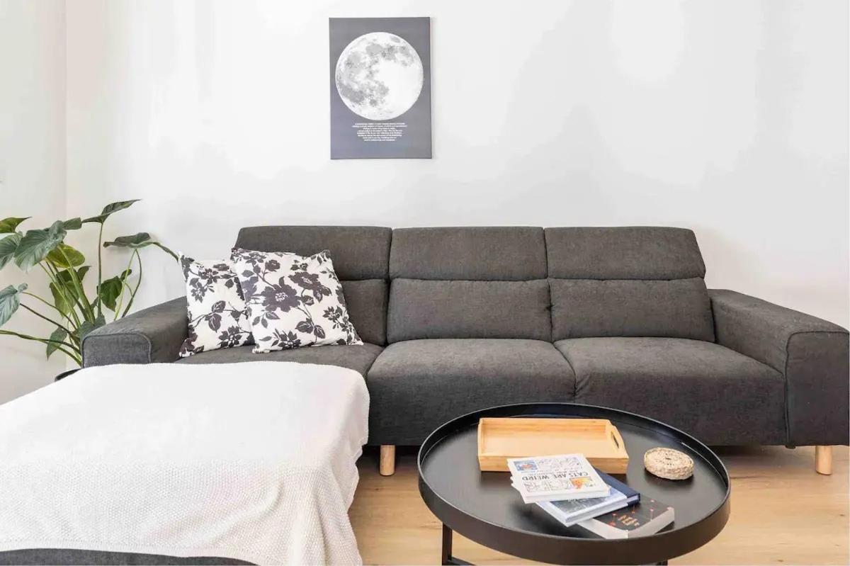 CBD Stylish 1bed1bath Modern Apartment w Parking M4