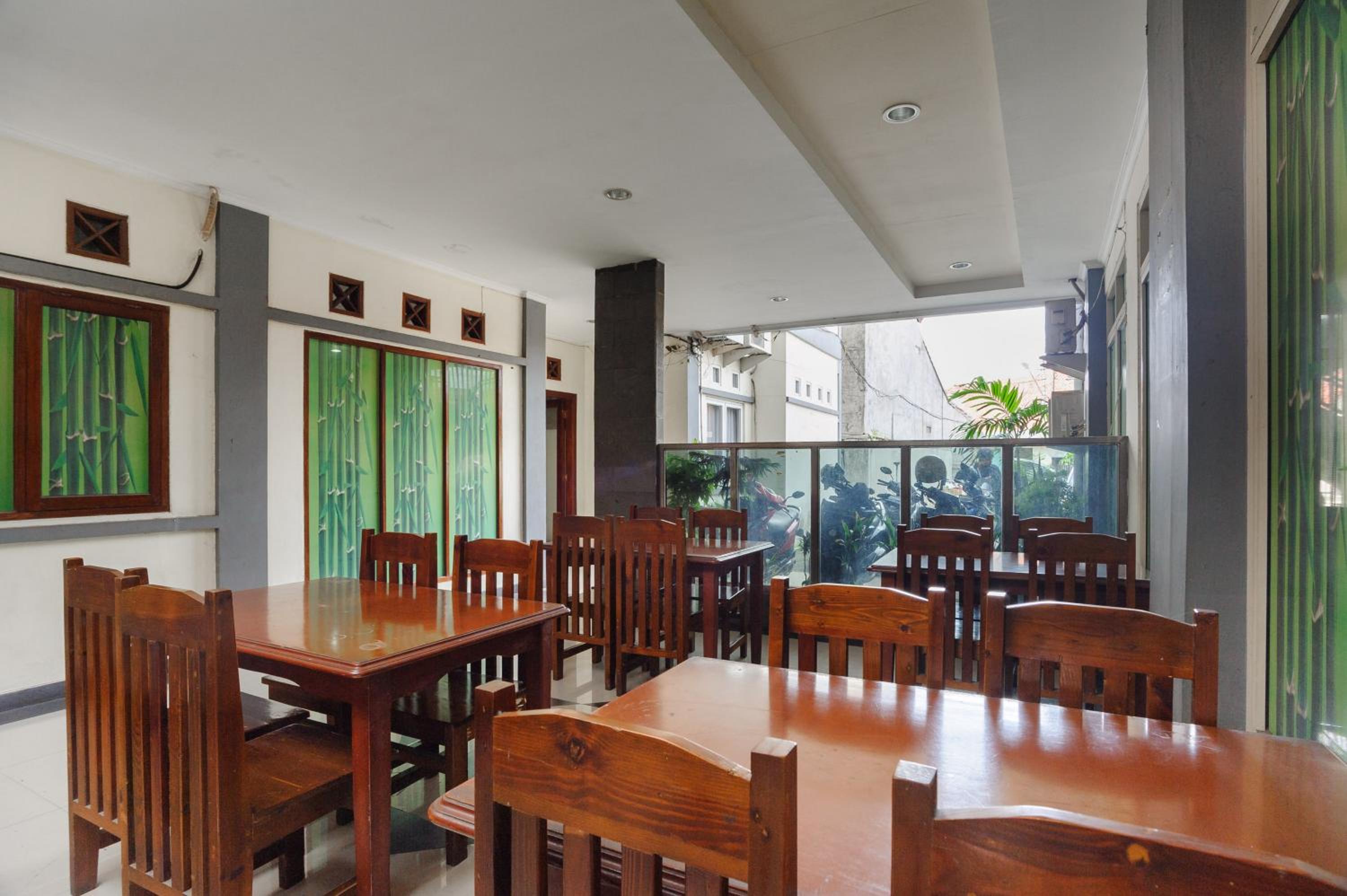 Urbanview Hotel Yampi TB Simatupang